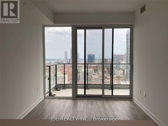 Photo - 77 Shuter St Unité 2603