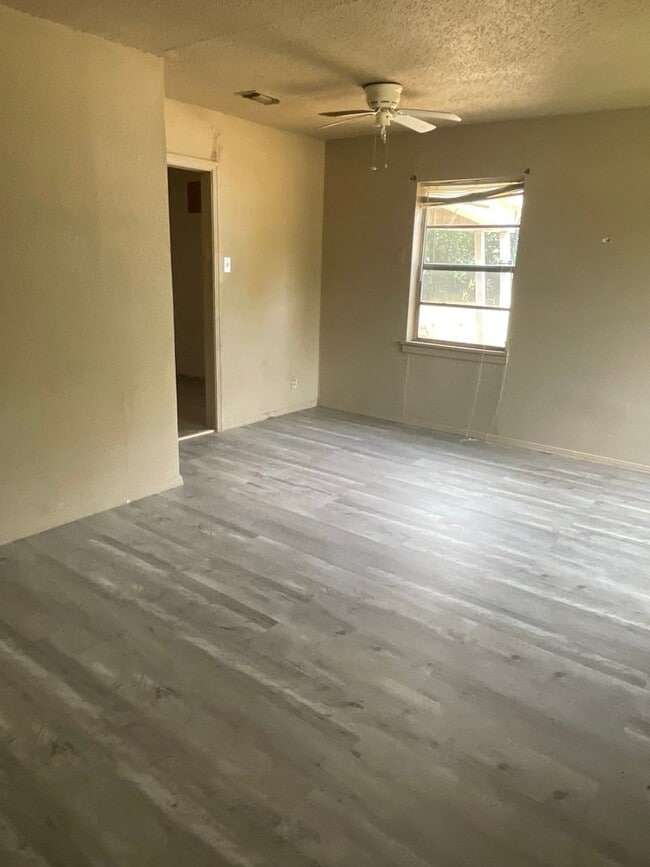 Photo - 6512 Canal Blvd