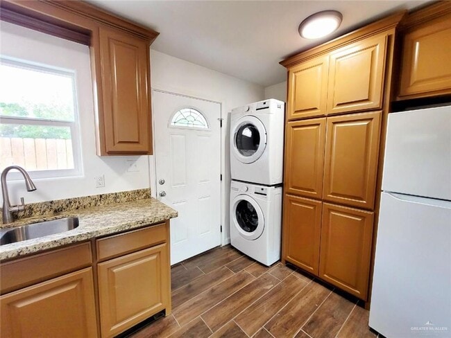 107 Bogambilia St Unit A
