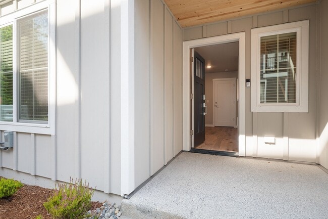 Building Photo - NEW CONSTRUCTION – Stylish 4-Bedroom Townh... Rental