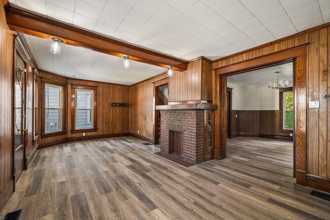 Photo - 37 W Arch St