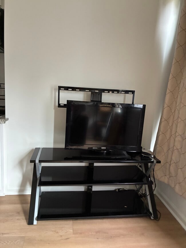 Photo - 4633 Drum Point Ln