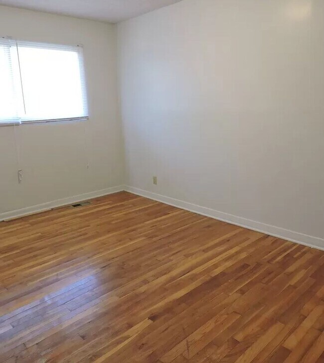 2 Bedroom Home in Montara! House Rental in Topeka, KS