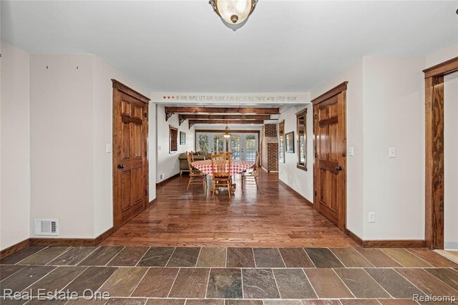 Photo - 2739 Lakeridge Ave