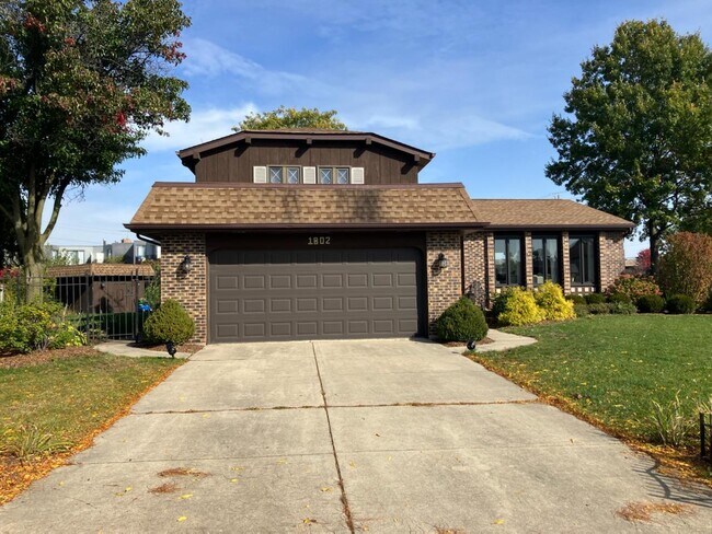 Photo - 1802 Kings Point Dr N House