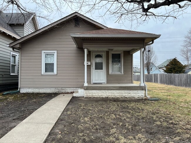 Building Photo - Near Southside 1 Bedroom 1 Bath with Central Air