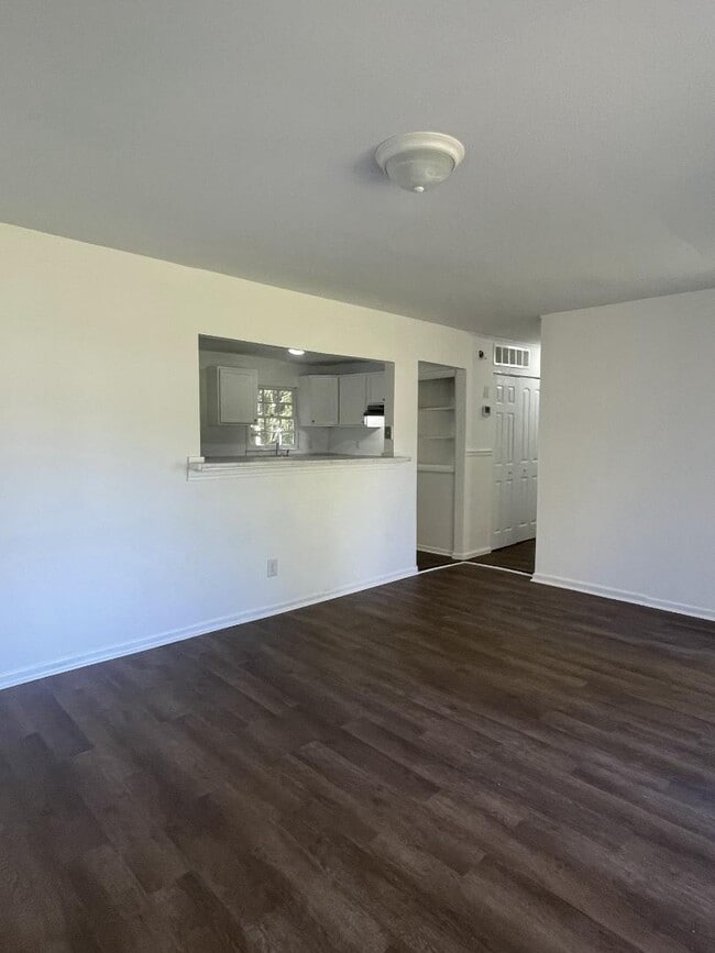 Photo - 1040 Shalimar Dr