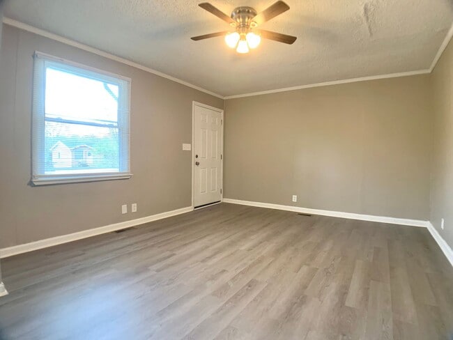 Photo - 442 Circle Dr Unit B