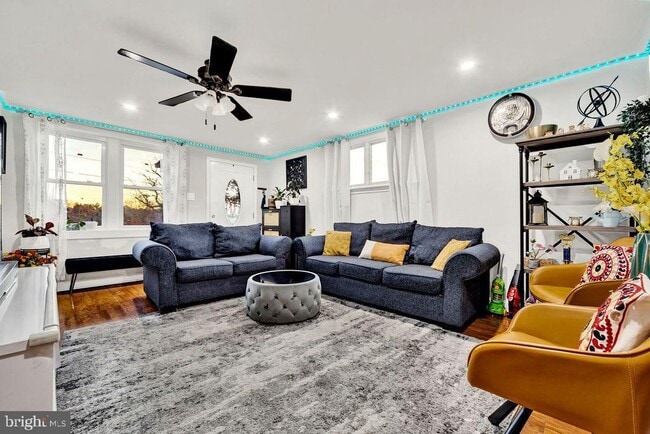 Photo - 945 Fariston Dr