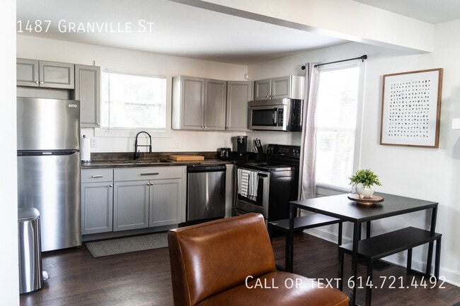 Photo - 1487 Granville St