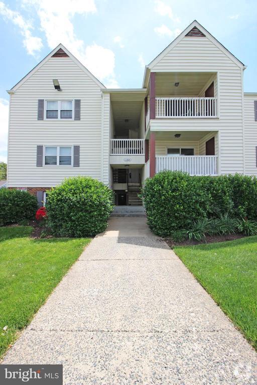 Building Photo - 102 Chesterfield Ln Unit 203 Rental