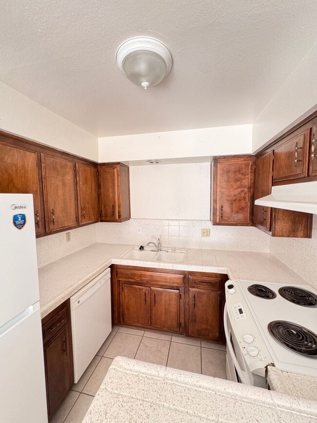 7900 N Laurelglen Blvd Unit #D