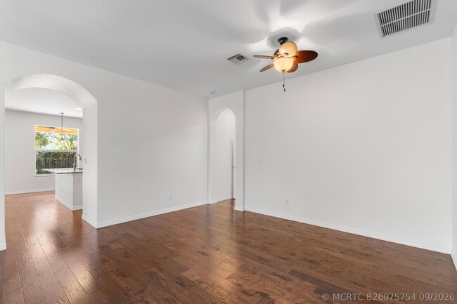Photo - 102 Crab Cay Way