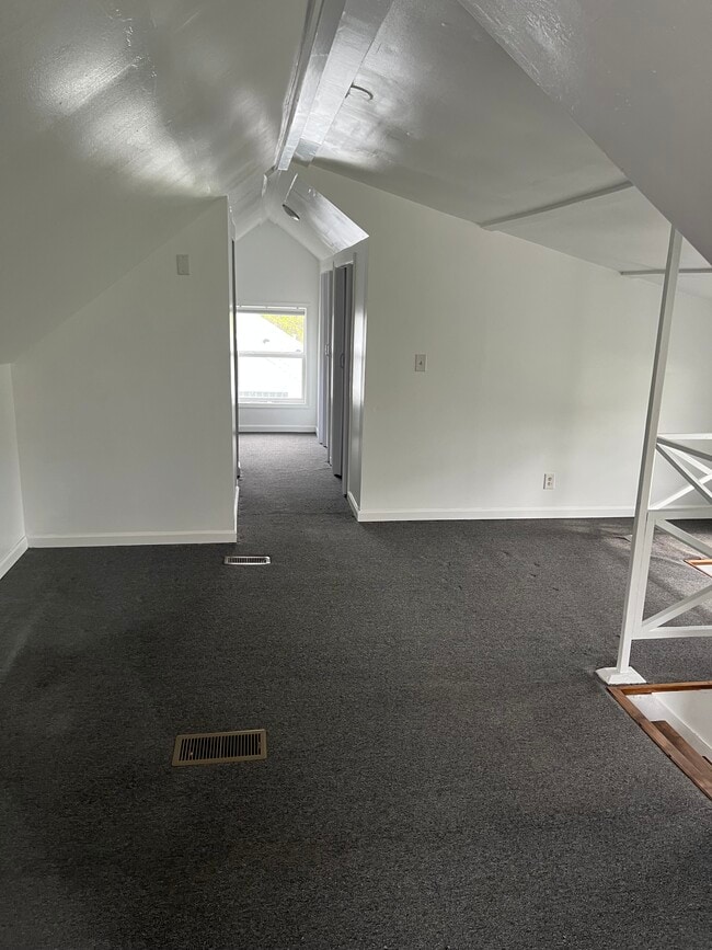 2nd floor - 1109 W 34th St