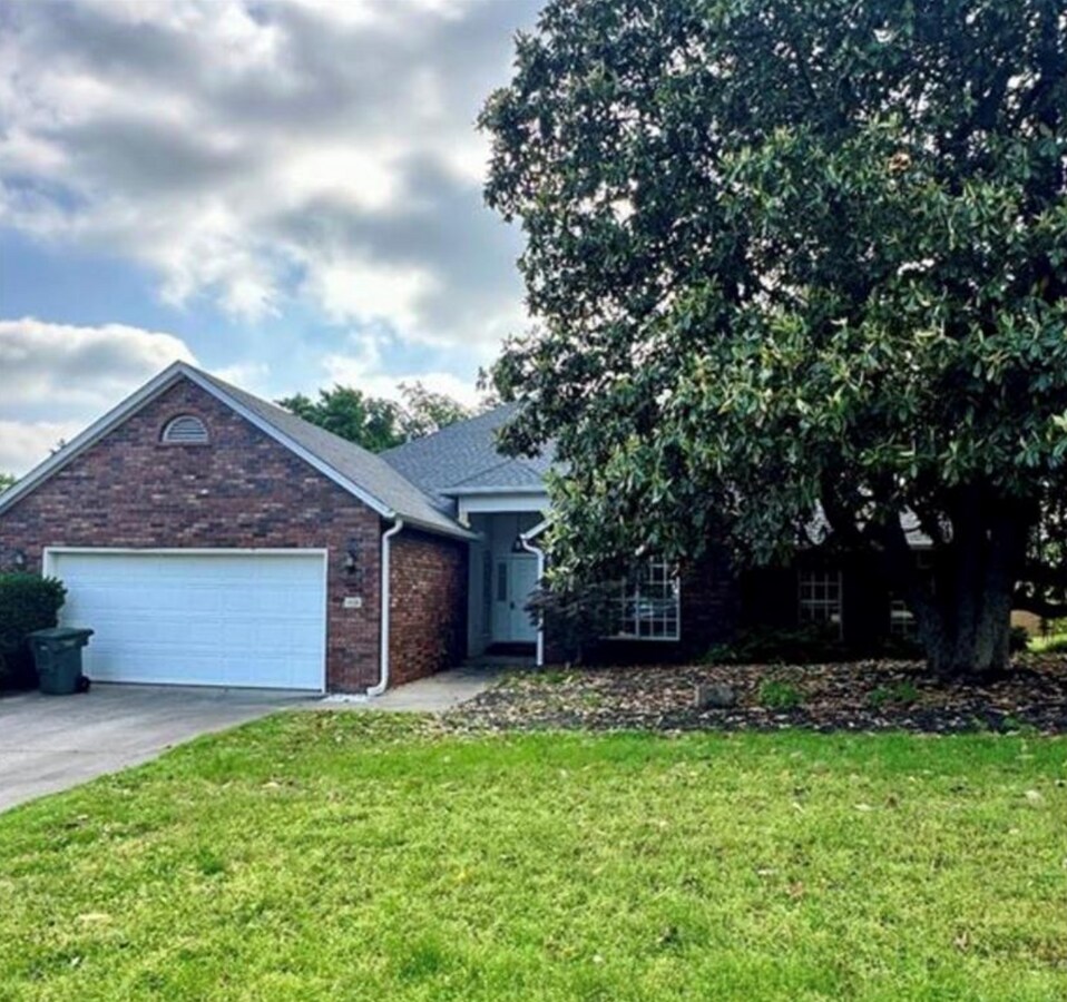 Photo - 1826 N Glenbrook Pl House