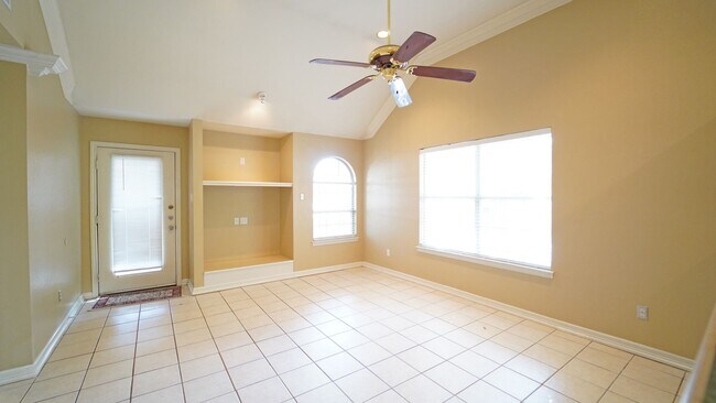 Photo - For Lease! Nice Brick Home in Weatherford - Great Location with EASY Access to I-20 For Commuters.