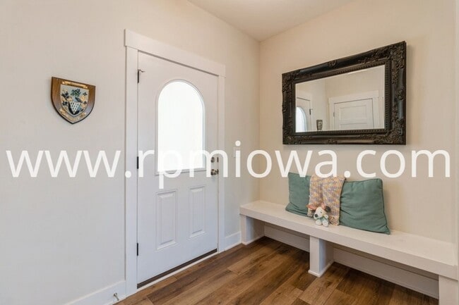 Photo - EXECUTIVE RANCH!  5 Bedroom, 3 Bathroom Home in Ankeny!!