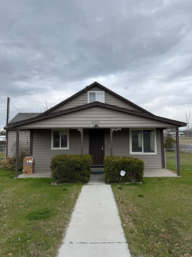 Photo - 600 NE 3rd St Unidad ID1473538P