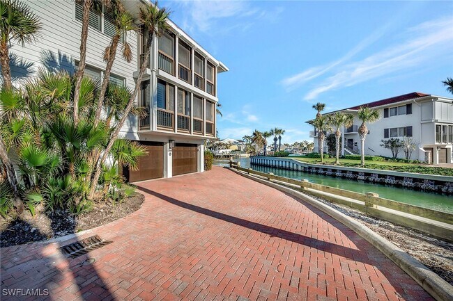 Photo - 2258 Gulf Shore Blvd N Unidad O1