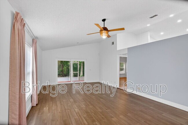 Photo - 10315 Winding Creek Ln