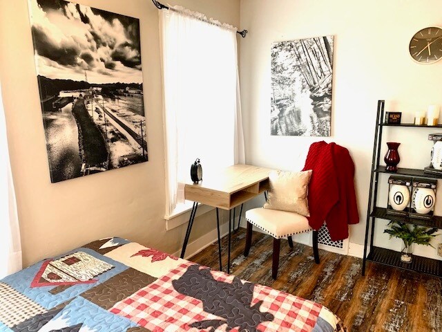 Photo - 421 1/2 Locust Street