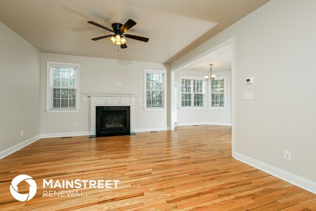 Photo - 165 Sutherland Dr