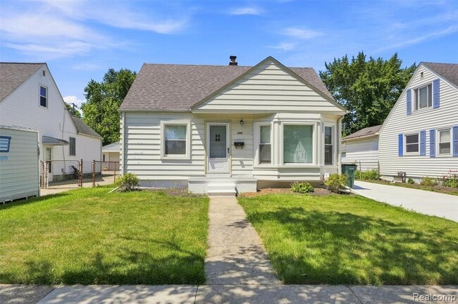 Building Photo - 100 S Custer Ave