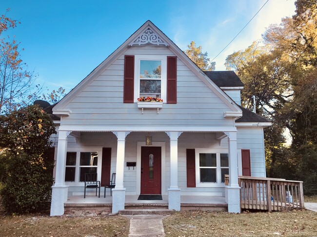 Hogar ?? - 903 Ward St