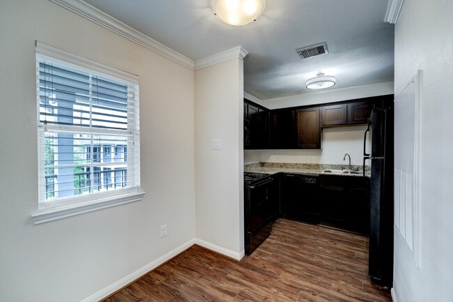 Photo - 427 W 16th St Unit 11