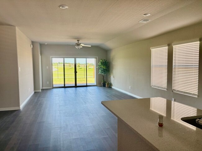 Photo - 608 Easthill Dr