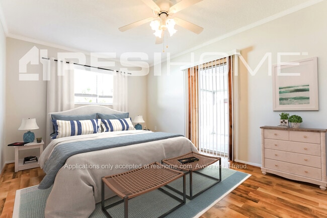 Photo - 1020 Hope St