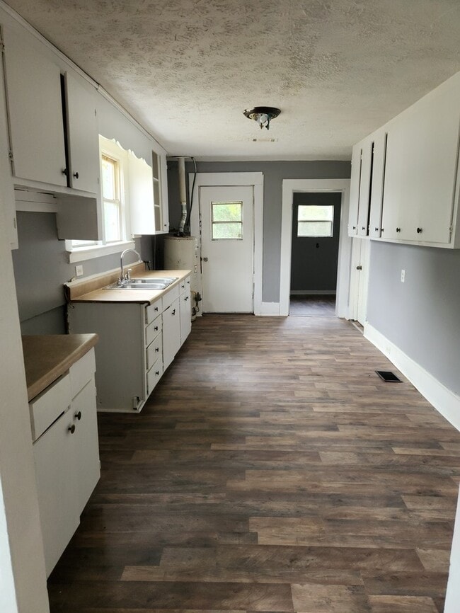 Photo - 1844 Christian Ave