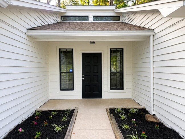 Photo - 723 Prestwick Dr