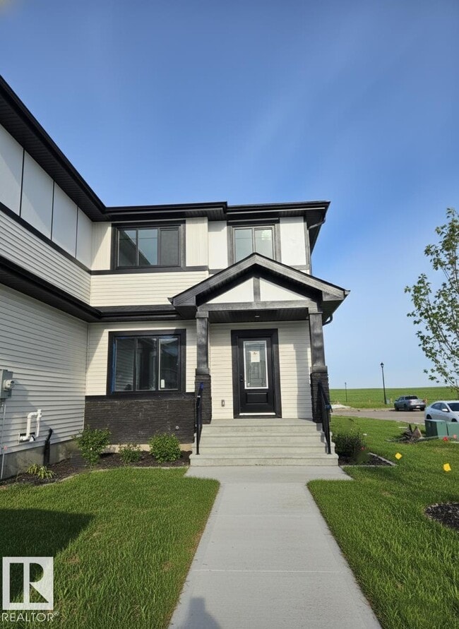 #Mainfloor 9802 107 Morinville AV - #Mainfloor 9802 107 Morinville AV