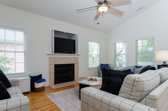 1713 Mackerel Ln