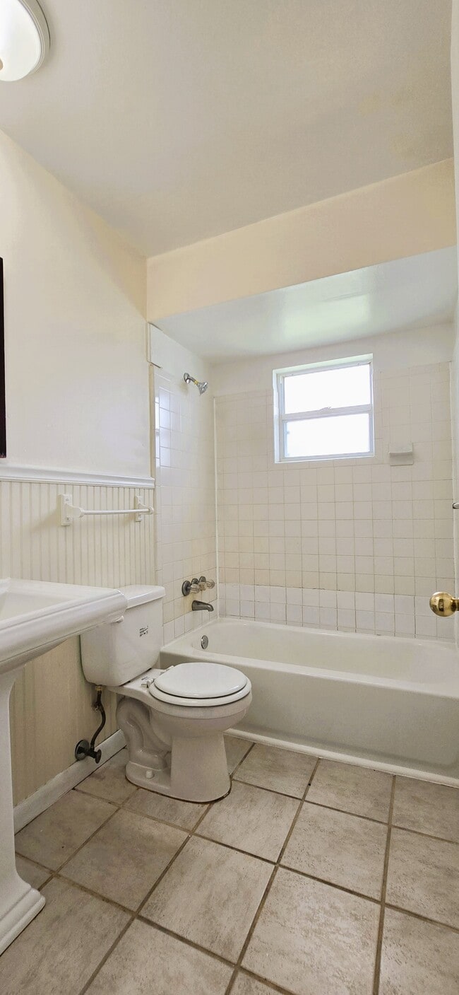 Photo - 121 Masterpiece Rd