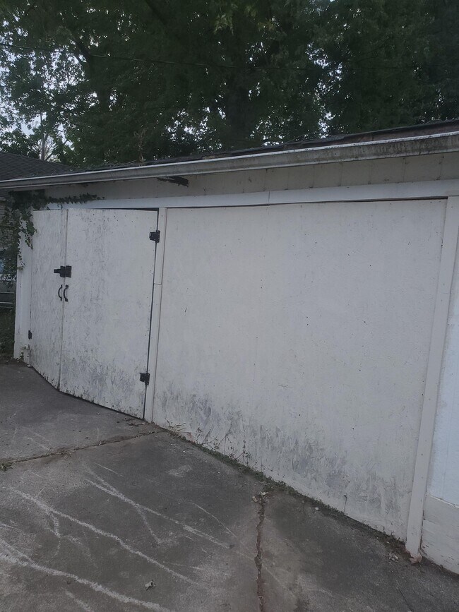 Photo - 18530 Plainview Ave