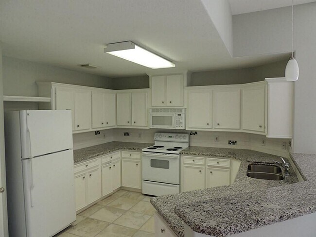 Photo - 236 Canterbury Dr