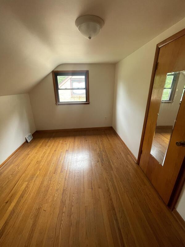 Photo - 1221 E 2nd St