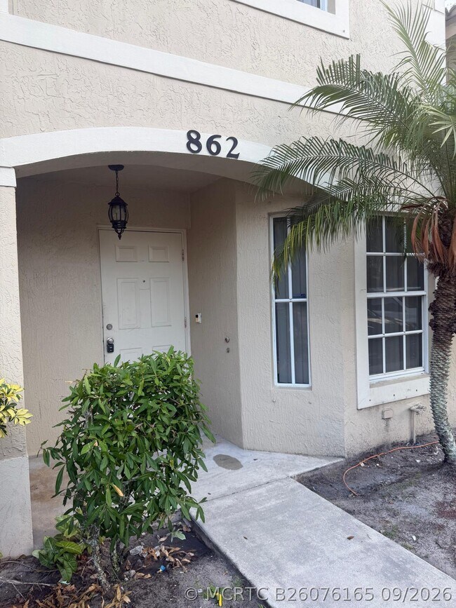 862 Summit Lake Dr