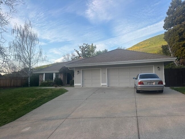 Photo - Private executive estate