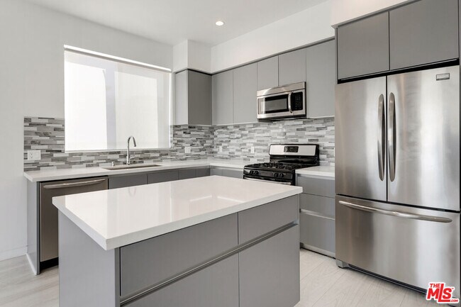 Photo - 1431 Armacost Ave Unit 402