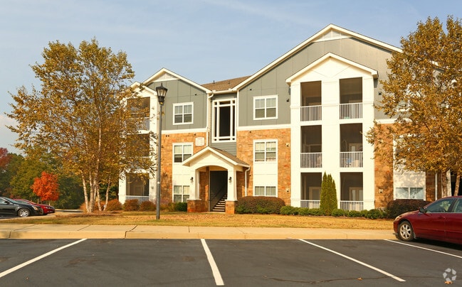 Building Photo - Grandview at Lake Murray Rental