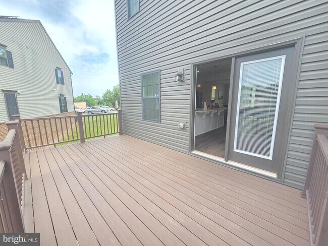 Photo - 1001 Rampart Dr