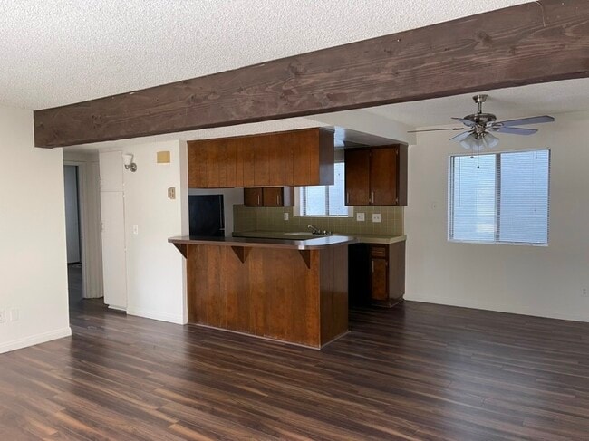 Photo - 1411 Manhattan Ave Unit B