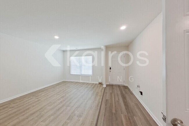 Photo - 354 Common Reed Dr