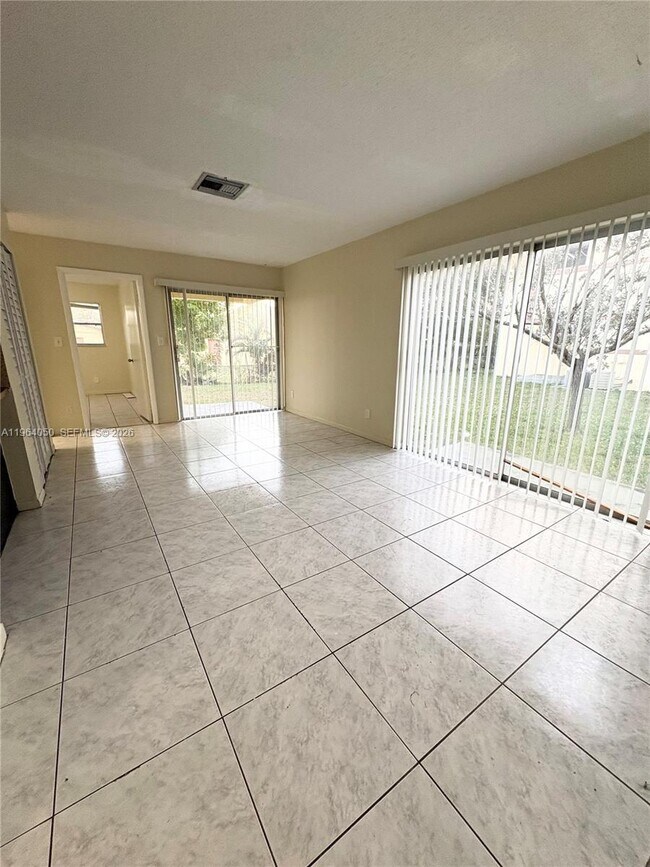 Photo - 813 SW 10th St Unidad B