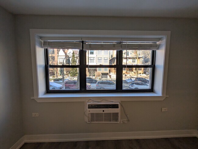 Photo - 456 W Barry Ave