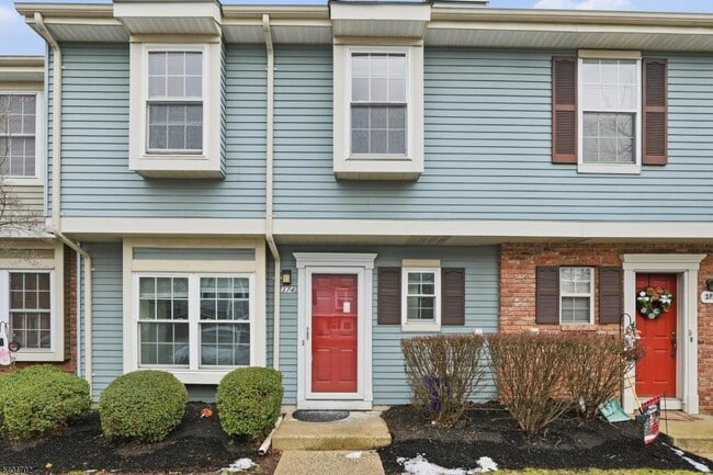 Building Photo - 374 Aldeburgh Ave