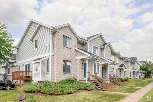 Madison Townhomes – Scenic View
